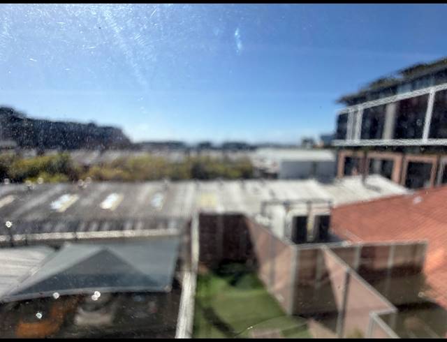 62M² BUILDING TO LET IN GREEN POINT